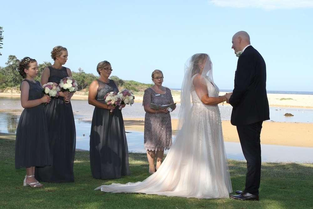 raewyn and paul beachside wollongong wedding